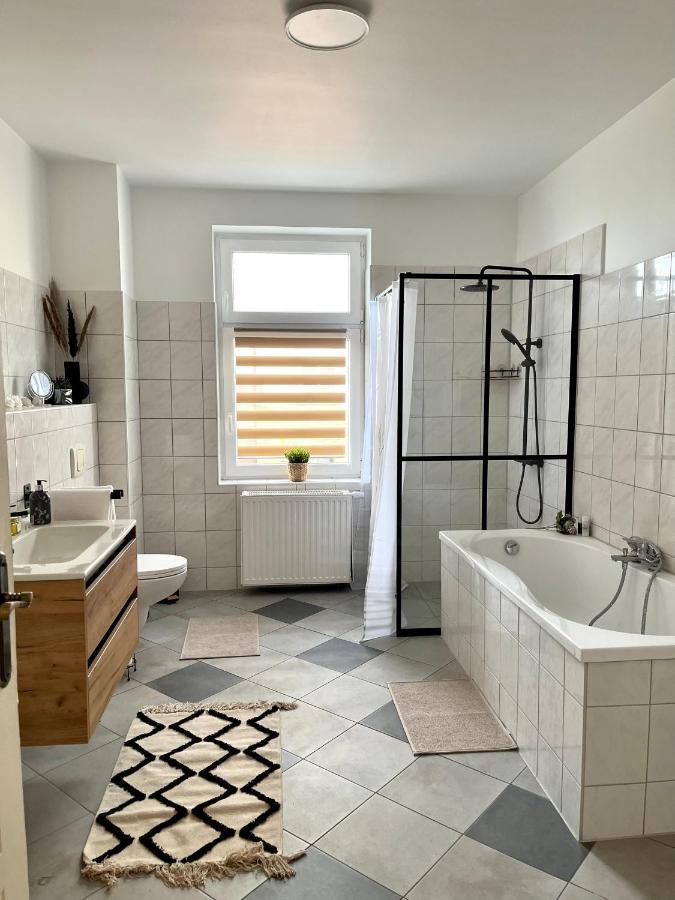 Apartment Horst - Gemuetliche Und Moderne Ferienwohnung In Der Innenstadt Pasewalk Esterno foto