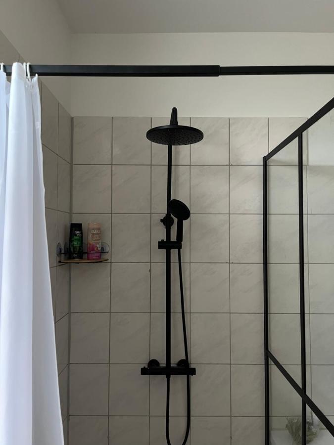 Apartment Horst - Gemuetliche Und Moderne Ferienwohnung In Der Innenstadt Pasewalk Esterno foto