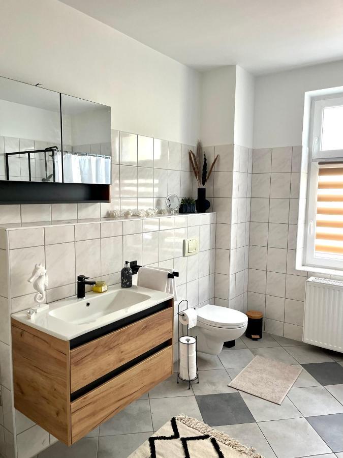 Apartment Horst - Gemuetliche Und Moderne Ferienwohnung In Der Innenstadt Pasewalk Esterno foto