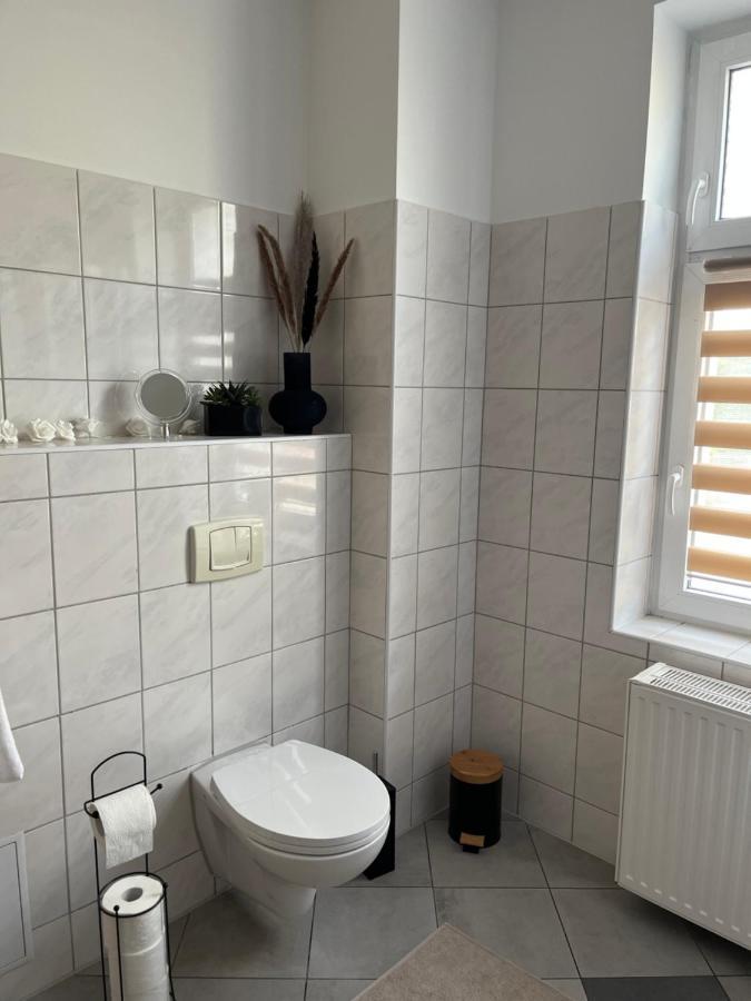Apartment Horst - Gemuetliche Und Moderne Ferienwohnung In Der Innenstadt Pasewalk Esterno foto